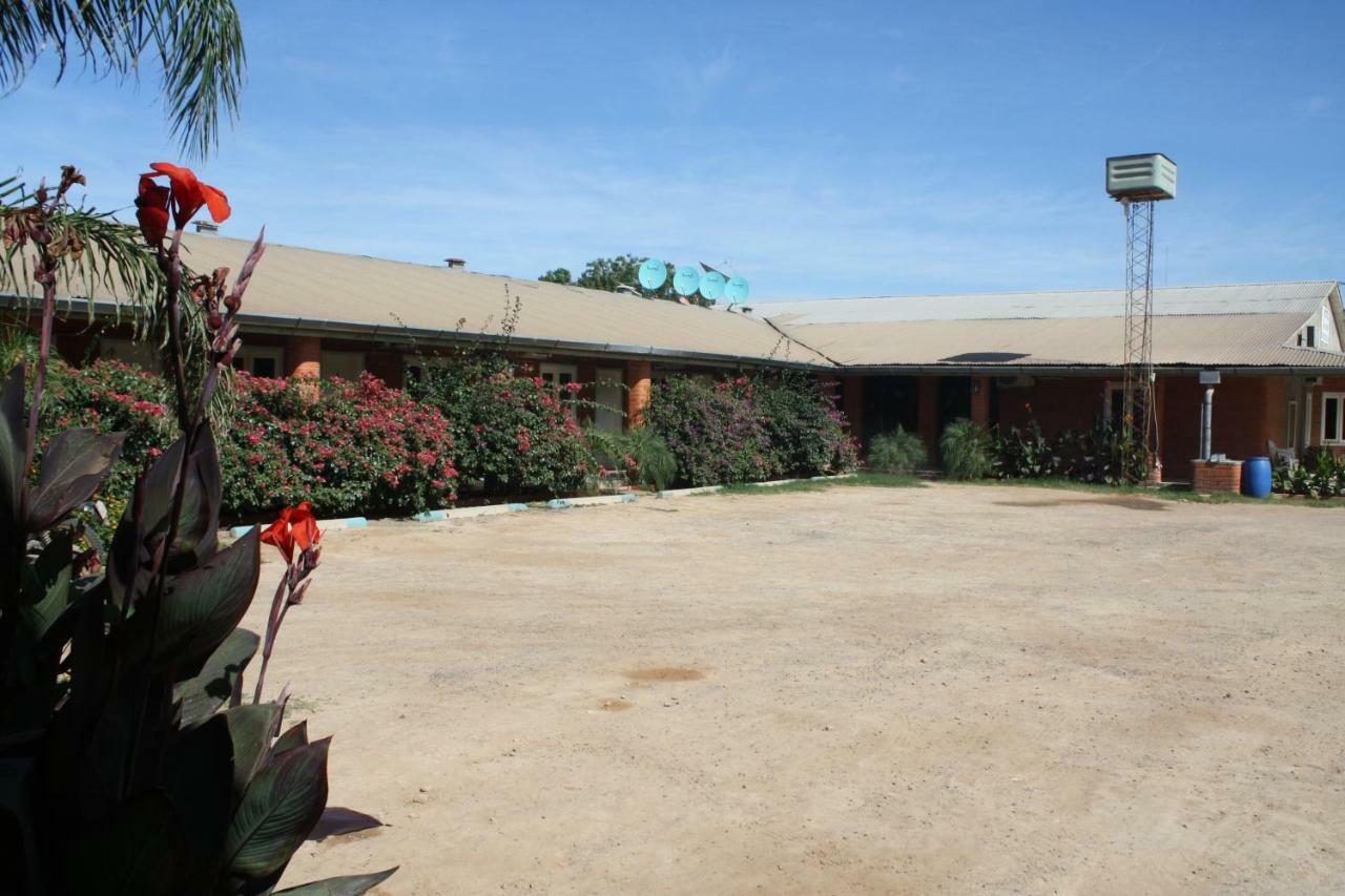 Hotel Golondrina Filadelfia Exterior photo
